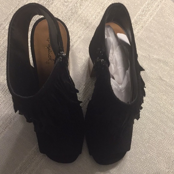 Like-New Black Fringe & Wood Heels - Picture 5 of 6